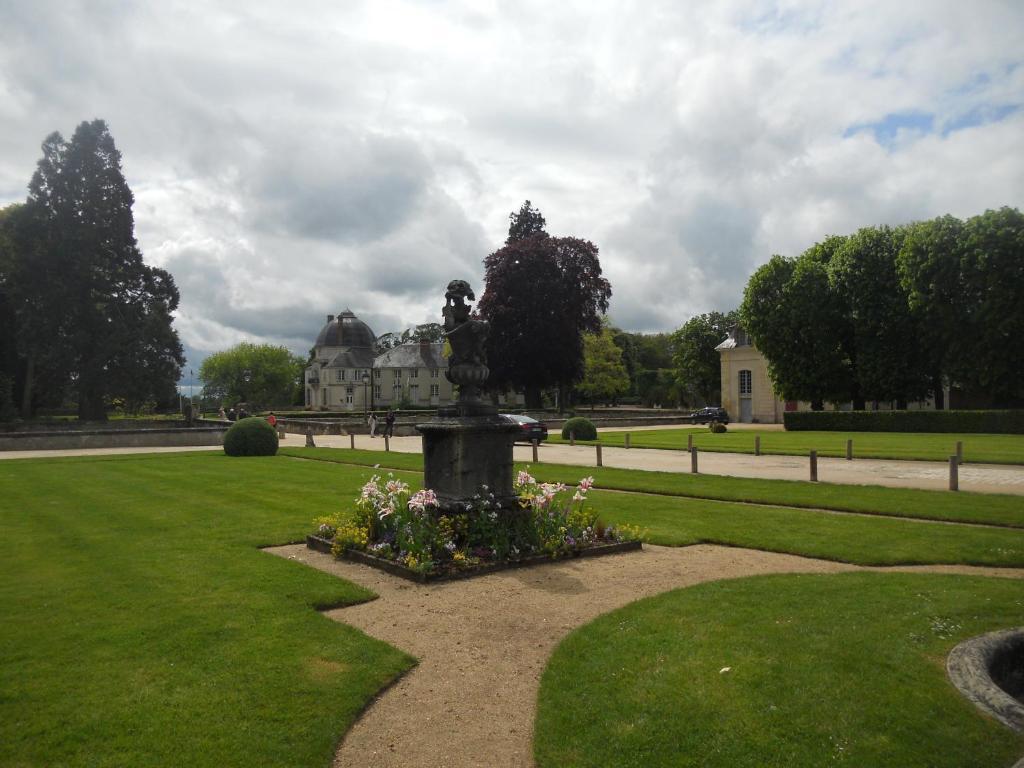Hotel La Capitainerie Châteauneuf-sur-Loire Exterior foto
